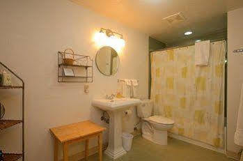 Hotel The Oval Door (Adults Only) Eugene Exterior foto