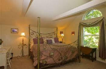 Hotel The Oval Door (Adults Only) Eugene Exterior foto