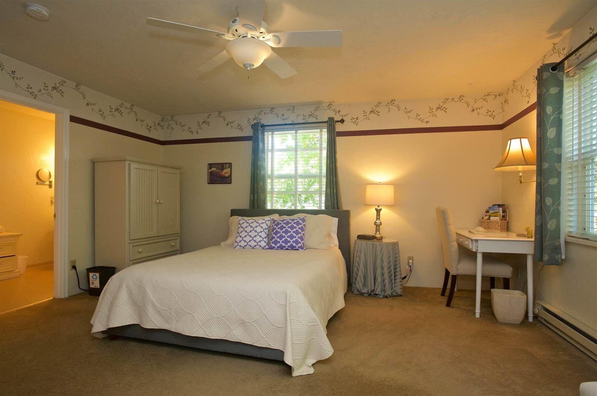 Hotel The Oval Door (Adults Only) Eugene Exterior foto